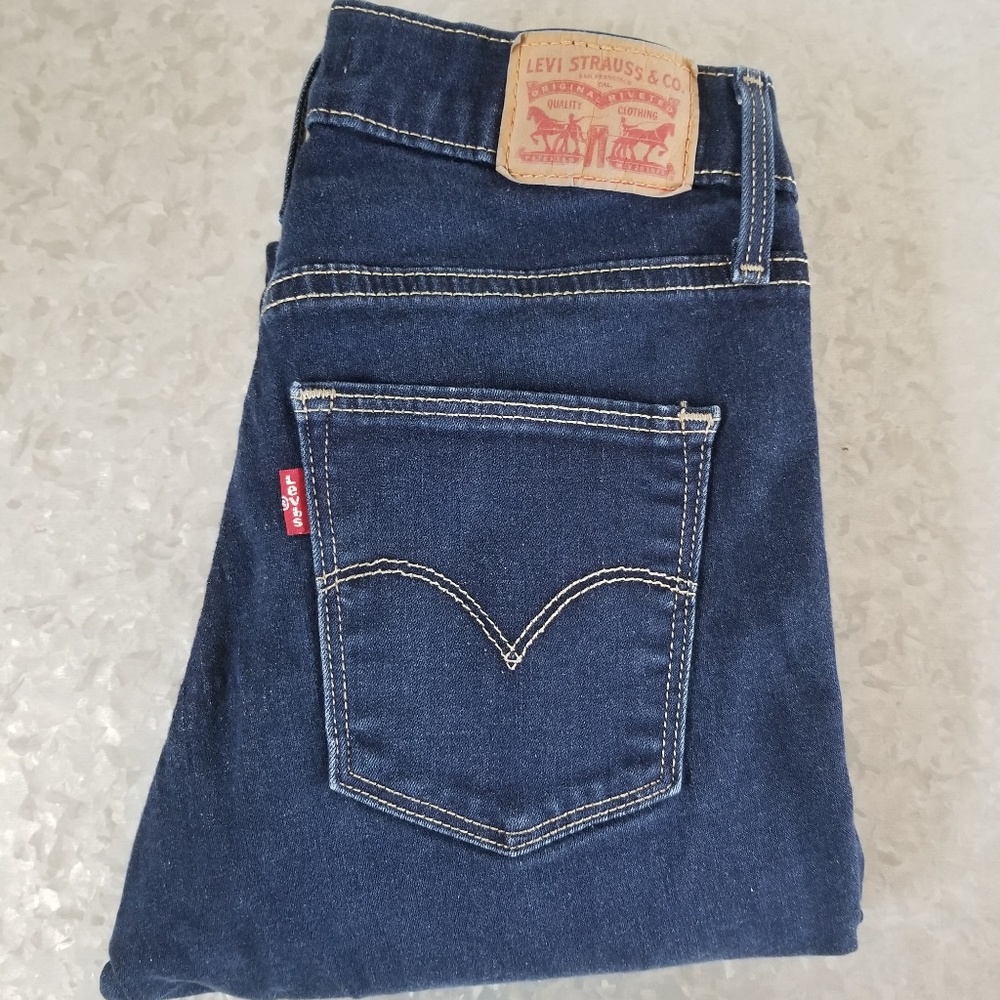 Levi high-waisted slimming skinny jeans
